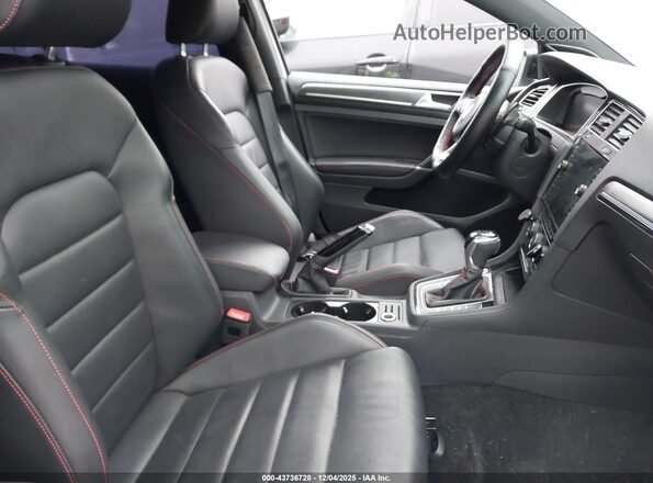 3VW6T7AU5MM005299 2021 VOLKSWAGEN GOLF Gray Вид салону спереду