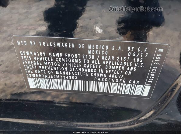 3VWDB7AJ5JM234903 2018 VOLKSWAGEN JETTA Черный Вид подкапотного пространства