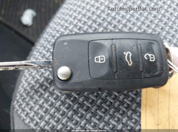 3VWF17AT1HM610309 2017 VOLKSWAGEN BEETLE Orange Առջևի վահանակի տեսք