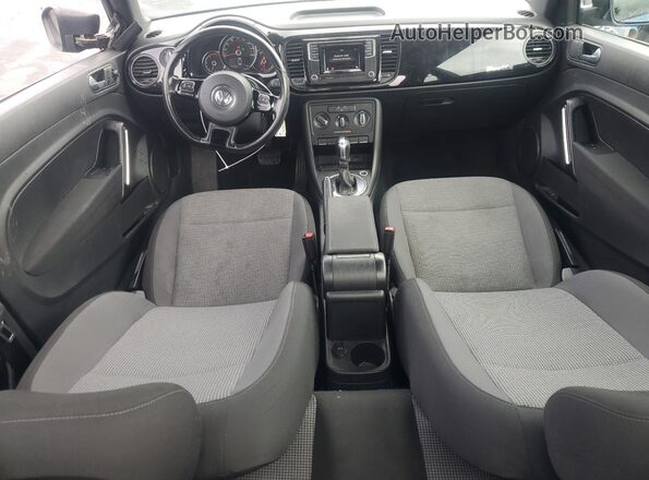 3VWF17AT1HM611749 2017 VOLKSWAGEN BEETLE Blue Widok deski rozdzielczej