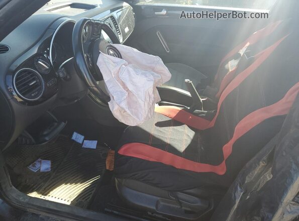 3VWS17AT4HM630195 2017 VOLKSWAGEN BEETLE Black Widok wnętrza z przodu