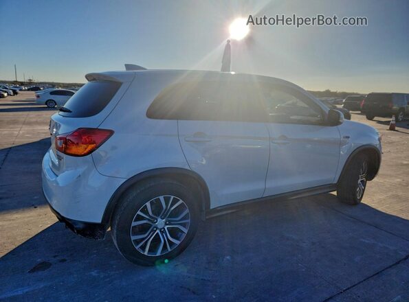 JA4AP3AU4HZ047052 2017 MITSUBISHI OUTLANDER Белый Передняя правая четверть