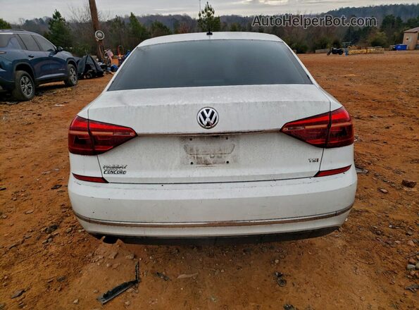 1VWAT7A34HC031370 2017 VOLKSWAGEN PASSAT Белый Вид салона спереди