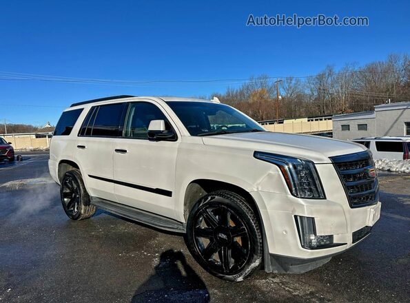 1GYS3BKJ9HR368793 2017 CADILLAC ESCALADE Белый Вид спереди