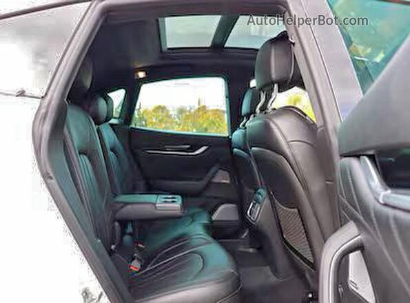 ZN661YUM5NX394711 2022 MASERATI LEVANTE Белый Вид салона спереди