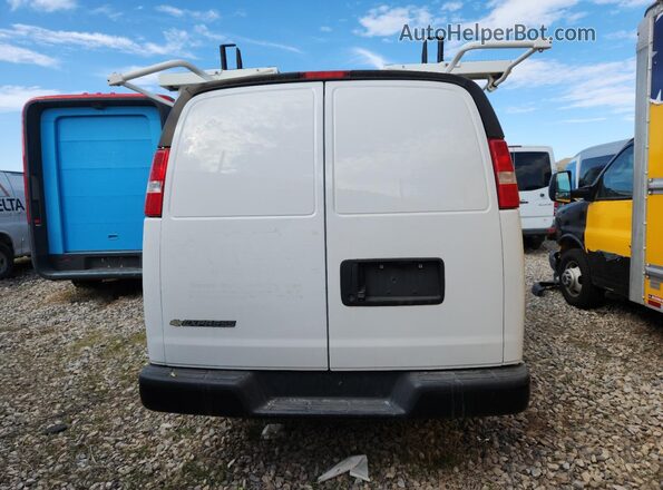 1GCWGAFP7P1101640 2023 CHEVROLET EXPRESS White Widok wnętrza z przodu