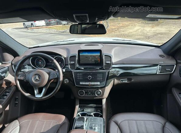 4JGDF6EE9HA798054 2017 MERCEDES-BENZ GLS Белый Вид салона спереди
