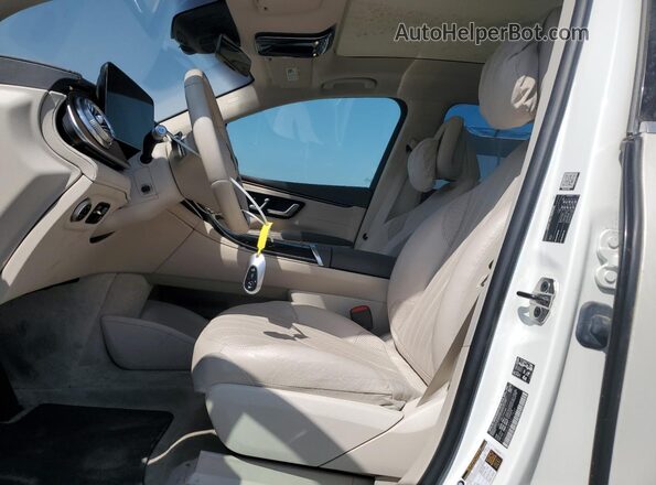 4JGDM2EB8PA017527 2023 MERCEDES-BENZ EQS White Front interior view