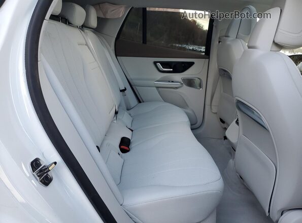 4JGGM1CBXSA069230 2025 MERCEDES-BENZ EQE Белый Вид задней части салона