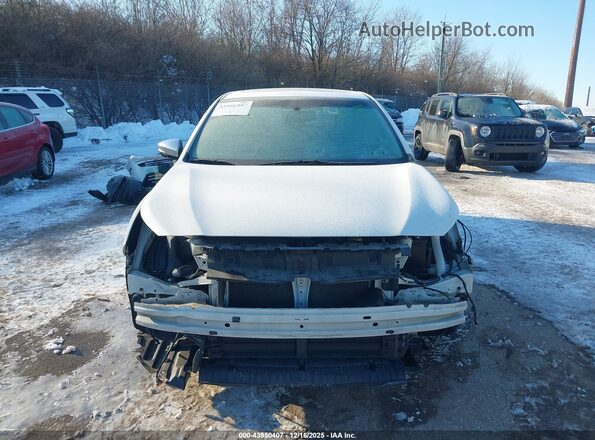 4S3BNAR62J3019088 2018 SUBARU LEGACY White Вид задньої частини салону