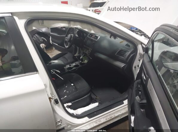 4S3BNBF67G3011247 2016 SUBARU LEGACY White Սալոնի դիմացի տեսք