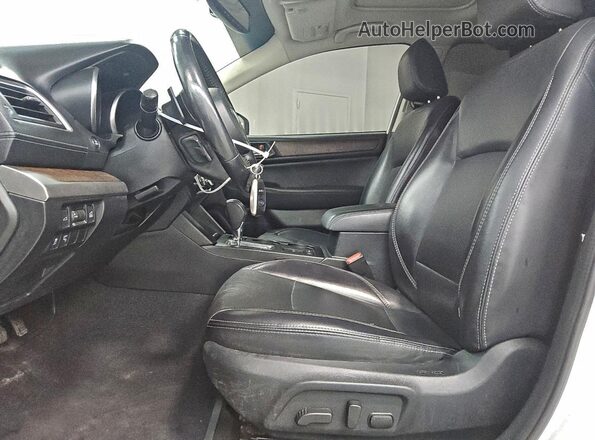 4S4BSAKC8J3302664 2018 SUBARU OUTBACK Белый Вид салона спереди
