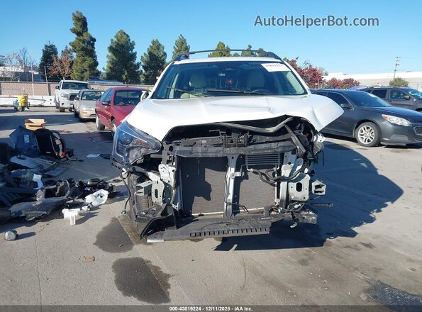 4S4WMAND4P3456281 2023 SUBARU ASCENT White Widok wnętrza z tyłu