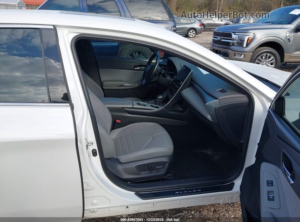 4T1BZ1FB3KU024295 2019 TOYOTA AVALON Белый Вид салона спереди