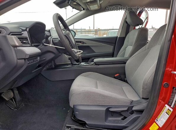 4T1DAACK2SU108807 2025 TOYOTA CAMRY Red Widok wnętrza z przodu