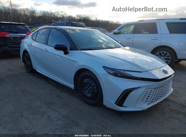 4T1DAACK6SU026207 2025 TOYOTA CAMRY Белый Передняя правая четверть