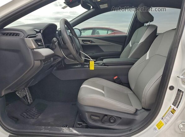 4T1DAACKXSU118002 2025 TOYOTA CAMRY White წინა სალონის ხედი