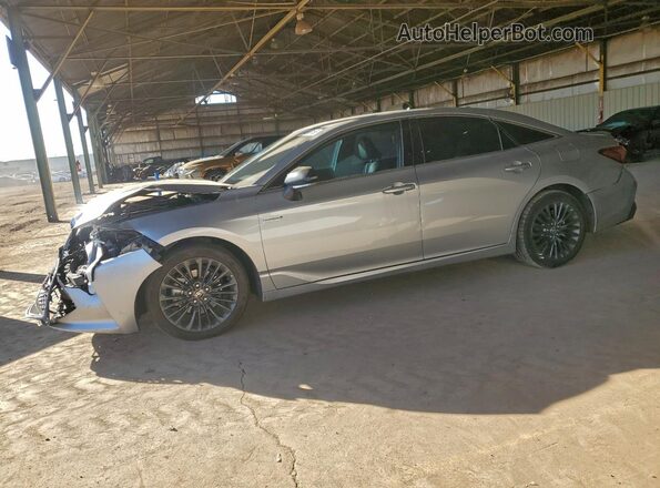 4T1EA1ABXMU006486 2021 TOYOTA AVALON Серебряный Передняя левая четверть