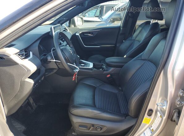 4T3E6RFV3MU041266 2021 TOYOTA RAV4 Silver Front interior view