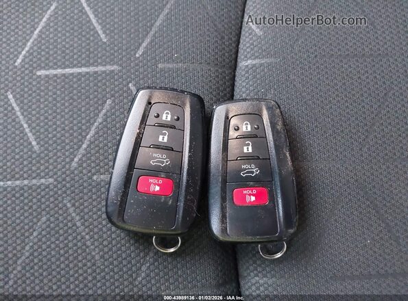 4T3RWRFV7PU088970 2023 TOYOTA LE Серый Вид панели приборов