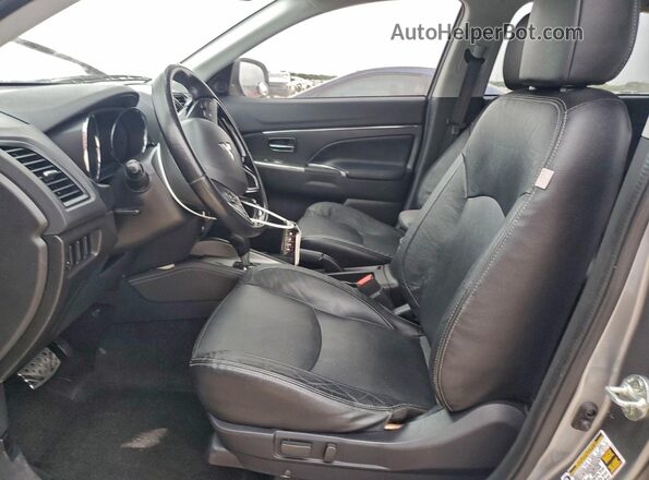 JA4AP4AW2JU002184 2018 MITSUBISHI OUTLANDER Серый Вид панели приборов