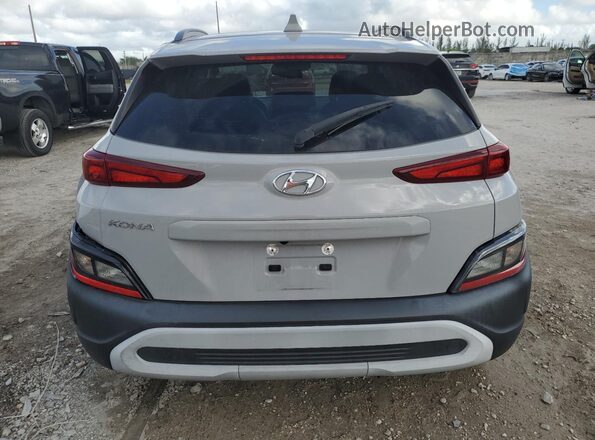 KM8K62AB5NU870437 2022 HYUNDAI KONA Серебряный Вид салона спереди