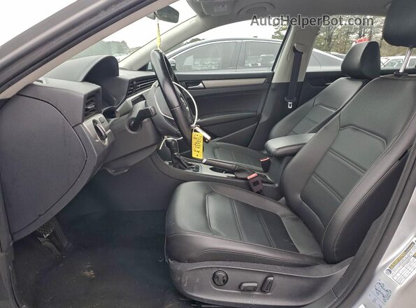 1VWSA7A34LC010201 2020 VOLKSWAGEN PASSAT Серебряный Вид панели приборов