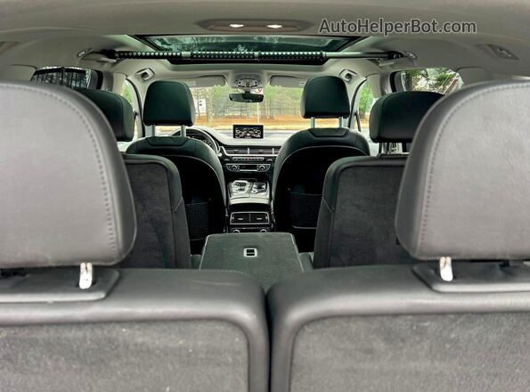 WA1VAAF71KD001323 2019 AUDI Q7 Белый Вид задних сидений