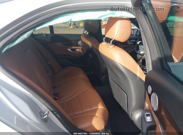 55SWF8DB7KU282904 2019 MERCEDES-BENZ C-CLASS Silver VIN կոդի պիտակի տեսք