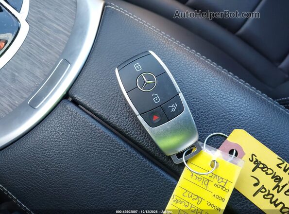 55SWF8EB7KU284456 2019 MERCEDES-BENZ C-CLASS Black Vista del salpicadero