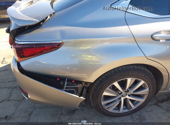 58ACA1C12MU007636 2021 LEXUS ES 300H Silver 