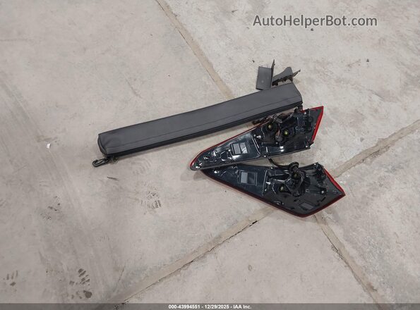 58ADA1C17MU011573 2021 LEXUS ES 300H Красный Вид щитка приборов