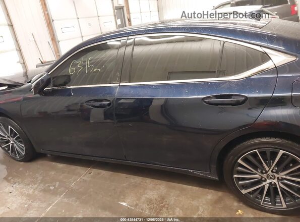 58ADA1C1XSU068069 2025 LEXUS ES 300H Black Widok wnętrza 360 stopni