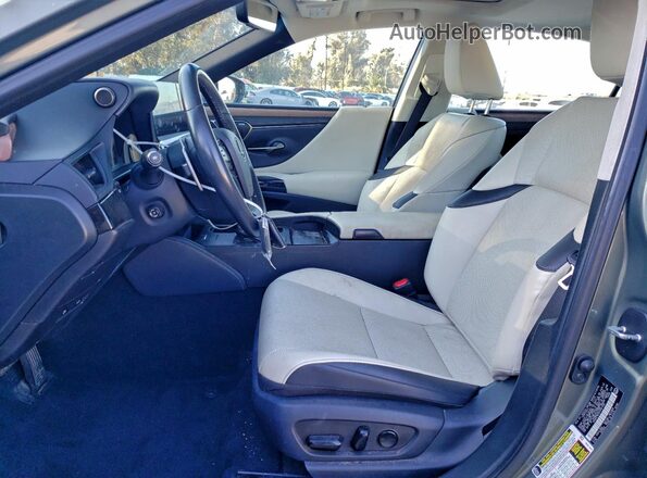 58ADZ1B12PU147432 2023 LEXUS ES Зеленый Вид салона спереди