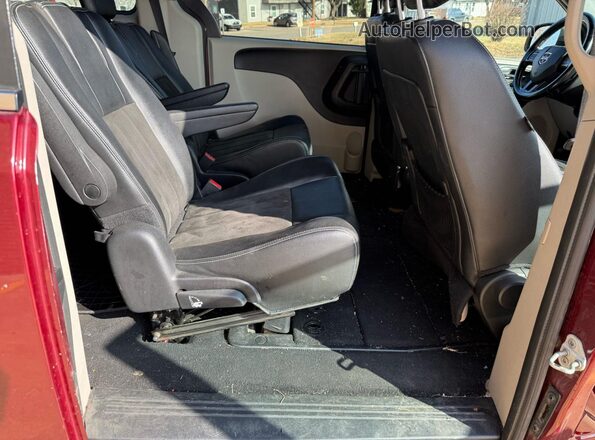 2C4RDGCG4KR635065 2019 DODGE CARAVAN Темно-бордовый Вид салона спереди
