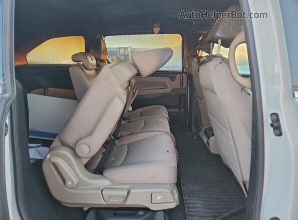 5FNRL6H54LB047555 2020 HONDA ODYSSEY White Widok wnętrza z tyłu