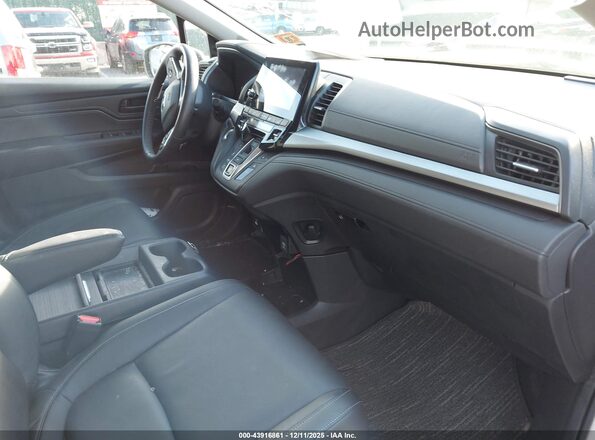 5FNRL6H60RB070333 2024 HONDA ODYSSEY Белый Вид салона спереди