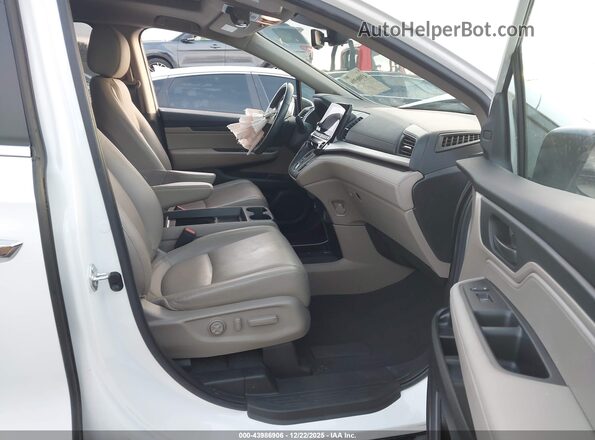 5FNRL6H72NB015269 2022 HONDA ODYSSEY Белый Вид салона спереди