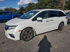 2018 Honda Odyssey Touring White vin: 5FNRL6H84JB013851