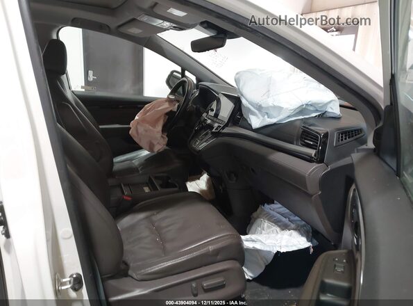 5FNRL6H90KB111432 2019 HONDA ODYSSEY Белый Вид салона спереди