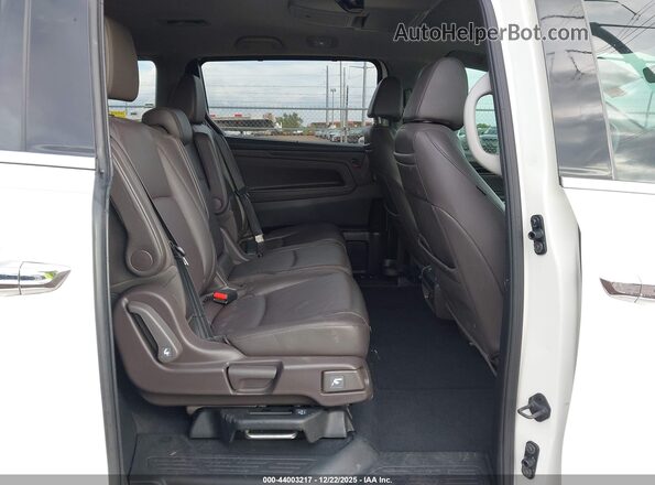 5FNRL6H93JB050043 2018 HONDA ODYSSEY Белый Вид наклейки с VIN-кодом