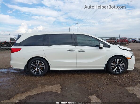 5FNRL6H93JB050043 2018 HONDA ODYSSEY Белый Вид задней части салона