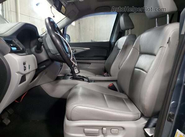 5FNYF5H54JB012007 2018 HONDA PILOT Синий Вид салона спереди