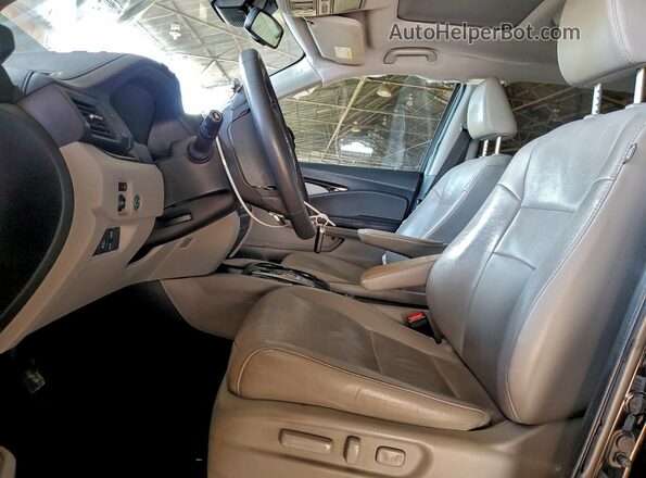 5FNYF5H96JB012724 2018 HONDA PILOT Черный Вид салона спереди