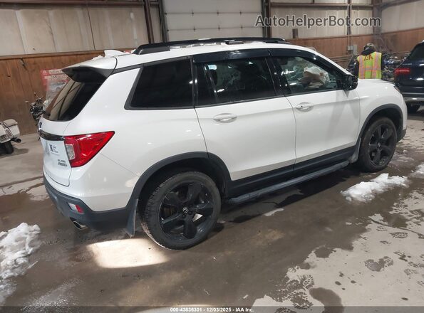 5FNYF8H01MB004702 2021 HONDA PASSPORT Белый Задняя правая четверть
