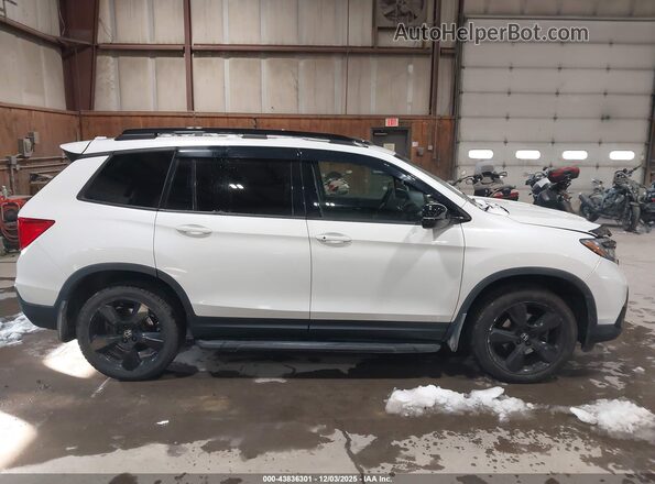 5FNYF8H01MB004702 2021 HONDA PASSPORT Белый Вид задней части салона
