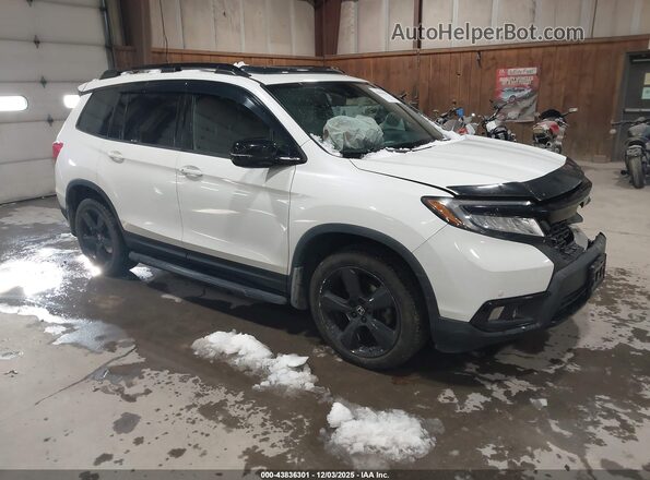 5FNYF8H01MB004702 2021 HONDA PASSPORT Белый Передняя правая четверть