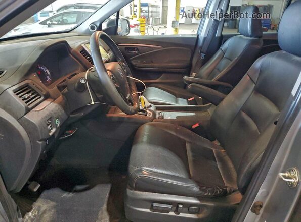 5FPYK2F68HB009313 2017 HONDA RIDGELINE Серый Вид салона спереди