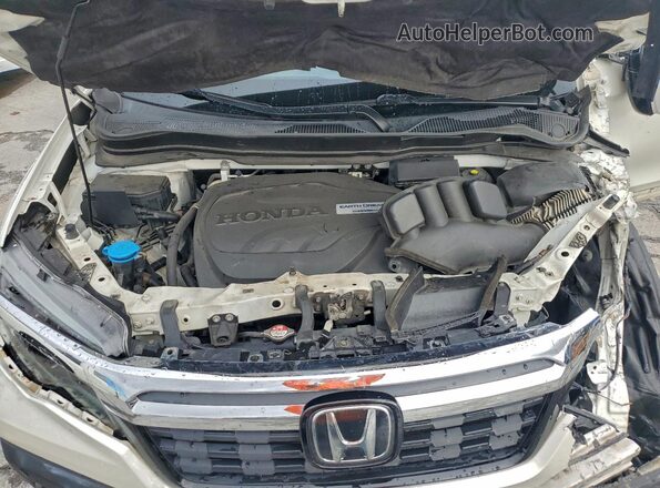 5FPYK3F78JB004990 2018 HONDA RIDGELINE White Widok wnętrza z tyłu