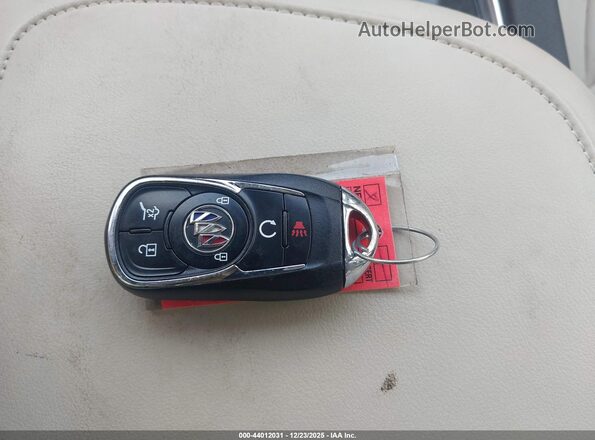 5GAERBKW8RJ109016 2024 BUICK ENCLAVE Бордовый Вид панели приборов